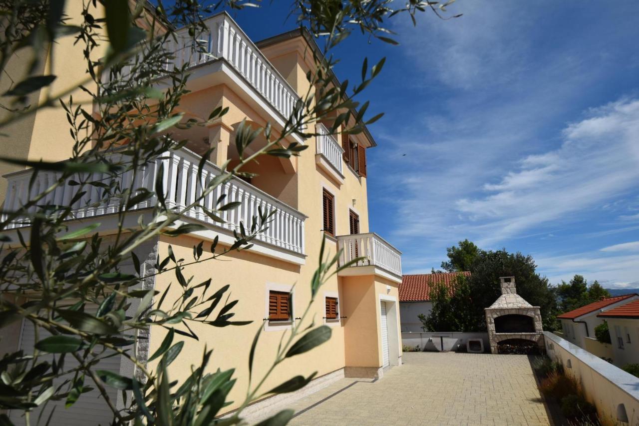 Apartment Baran Čižići エクステリア 写真